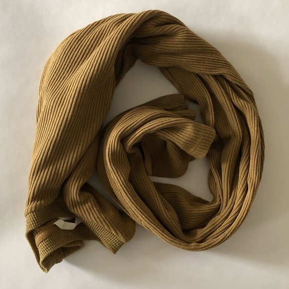 ✨SOLD✨H&M Gold Ribbed Stretch Midi Dress - Picture 4 of 5